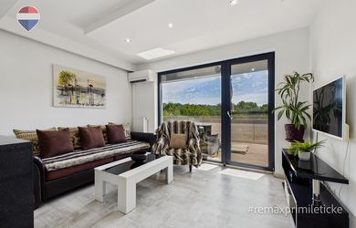 Priestranný 2-izbový byt, 46 m², s veľkorysou terasou a vnútorným parkovacím státím|Petržalka