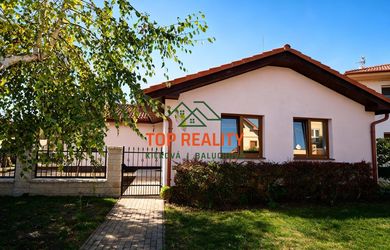 Na prenájom 3-izbový rodinný dom typu bungalov vo Vozokanoch (okres Galanta).