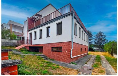 PRIESTRANNÝ DOM / KOVÁČOVÁ / SLNEČNÝ POZEMOK 827 m²