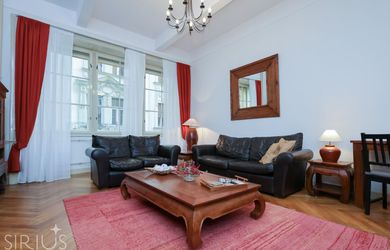 LAURINSKÁ, 2i byt, 68m² – REPREZENTATÍVNE bývanie v historickom CENTRE