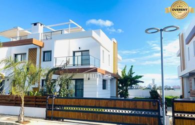 MODERNÁ VILA 3+1 S VÝHĽADOM NA MORE A HORY | YENİ BOĞAZİÇİ,