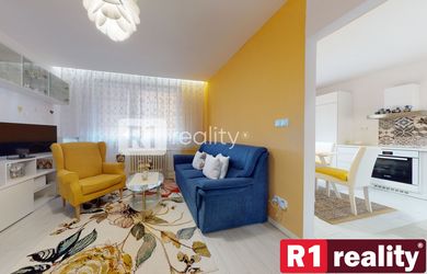 Nádherný 1 izbový byt 37 m2 po kompletnej rekonštrukcii, výťah, balkón, Piešťany-JUH