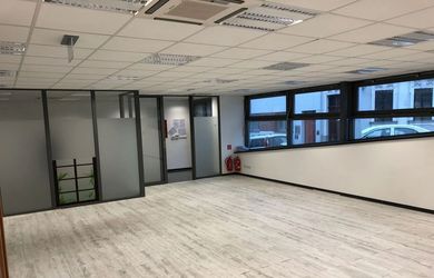 Moderné obchodné/kancelárske priestory 100 m² so 4 parkovacími miestami – Smrečianska 22, Bratislava-Nové Mesto