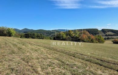 Slnečný pozemok s panoramatickým výhľadom na Považie