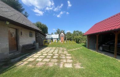 Pekný 3 izbový rodinný dom s veľkým pozemkom v Prievaloch