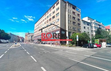 Veľký 2,5izb. tehlový byt s charakterom, Dostojevského rad, Bratislava - Staré Mesto.
