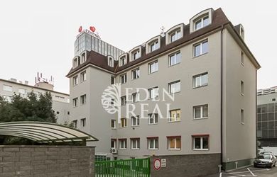 Samostatná malá kancelária pri OC Centrál