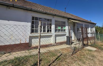 NA PREDAJ rodinný dom s pozemkom 366 m2 za 35 600 eur