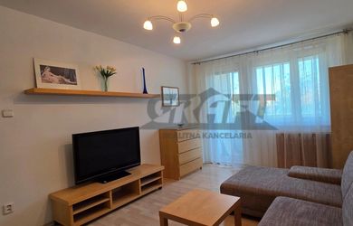 Prenájom: Zrekonštruovaný 3-izbový byt s loggiou — Bilíkova, Bratislava-Dúbravka