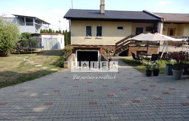 Útulný rodinný dom, 97 m2,rekonštrukcia, garáž, Želiezovce