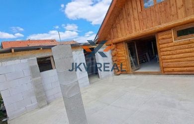 OJEDINELÝ ZRUB V LEHOTE PRI NITRE|461 m²|VEĽKÝ POTENCIÁL|94t.