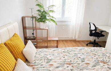 Veľký 2-izbový byt 66 m² pri Trnavskom mýte -TEHLA, BALKÓN