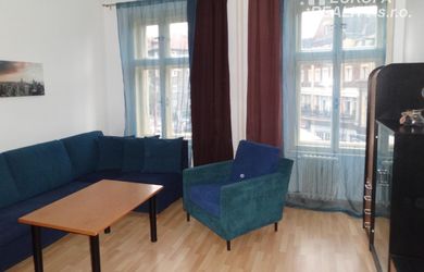 Prenájom priestranného 1 izb. bytu v centre BA s parkovaním