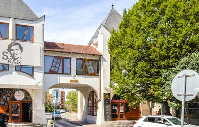 DIRECTREAL|Na prenájom svetlý  priestor na prvom poschodí, 58 m².