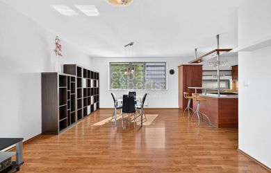 Svetlý, tichý 3i byt 73m2, priestranná lodžia, parking, pivnica, PLATAN