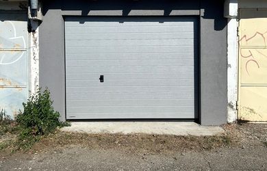 Exkluzívne Vám ponúkame na predaj radovú garáž na Vojenských Lúčkach ul. Agátová v Trebišove.