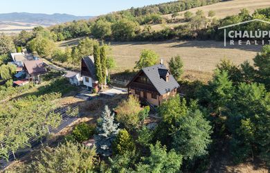 Zariadená chata v Beckove s 612 m2 pozemkom
