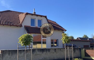 PREDAJ veľký 6izbový rodinný dom Bezenye.