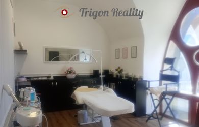 MODERNÝ OBCHODNÝ PRIESTOR-TRŽNICA- Komárno