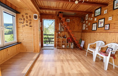 Na predaj 3-podlažná chata s veľkým pozemkom (829 m²) – Nemšová (Bočky)