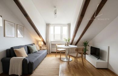 Priestranný 2-izbový podkrovný byt s balkónom v Miloslavov