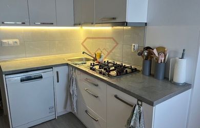 Na predaj TOP rekonštrukcia, TOP lokalita -  3 - 4 izbový byt v Seredi