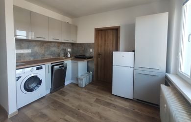 Pekný 1-izb.byt 38m2-zariadený-centrum mesta na pešo-Horná ul.