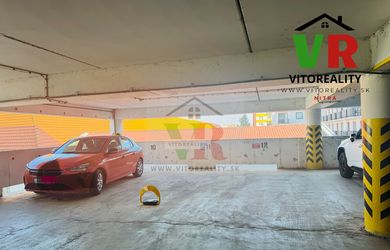 NA PRENÁJOM VYHRADENÉ GARÁŽOVÉ PARKOVACIE STÁTIE NA COBORIHO ULICI V CENTRE MESTA NITRY
