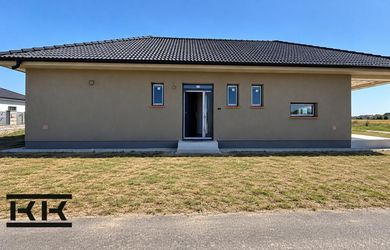 KOLAUDUJEME už tento rok 2026 : Nový samostatný bungalov pri Galante, pozemok 497 m2