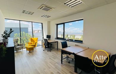 Moderná klimatizovaná kancelária 25 m² – Trnava, výborná poloha pri D1/R1