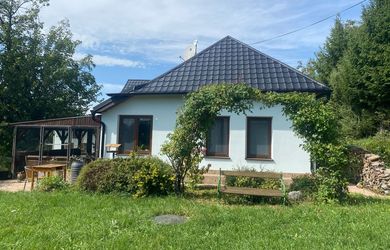 Pokojné bývanie alebo rekreačný raj – rodinný dom s atmosférou pod lesom - výrazná zľava