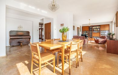 Na predaj - 6i RD Bratislava - Jarovce, 781 m² pozemok, pohodový rozľahlý dom / zdravá kvalitná stavba, ktorú si viete dotvoriť podľa svojich predstáv