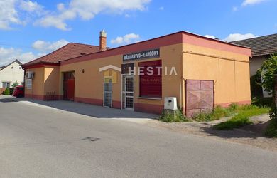 Podnikateľský objekt s pozemkom na predaj Borský Mikuláš