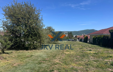 Na predaj veľkorysý stavebný pozemok (1104 m²) – Lužianky