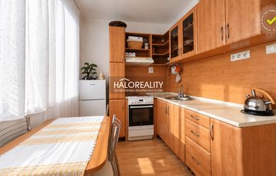 HALO reality - Predaj, dvojizbový byt Semerovo, s garážou a záhradkou - EXKLUZÍVNE HALO REALITY
