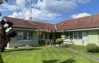 NOVÉ!! NA PREDAJ Rodinný dom, krásna záhrada s bazénom, Senica, Čáčov