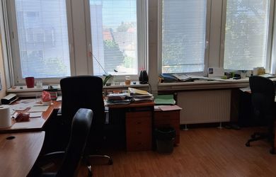 Prenájom kancelárskych priestorov 46,9 m2 pri POLUS-e na Pluhovej ul.